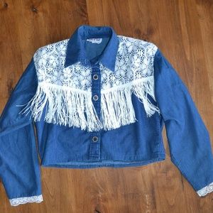⭐best in tops⭐ Cowgirl Fringe & Denim Crop Top